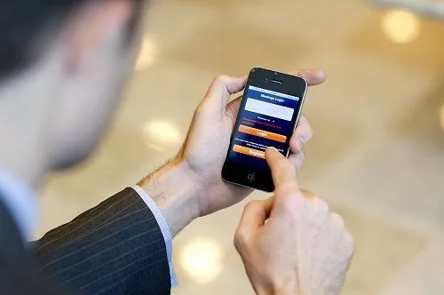 Book a meeting room online in real time